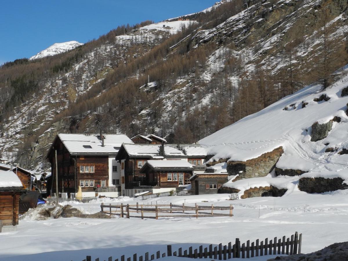 Ferienhaus Antigua Saas-Grund Phòng bức ảnh