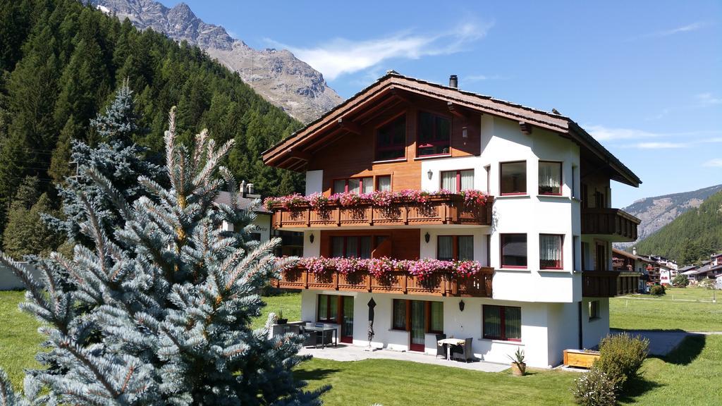 Ferienhaus Antigua Saas-Grund Phòng bức ảnh